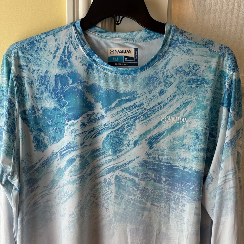 2X Magellan Men’s Outdoors Blue & White design Shirt. Fish gear Boyfriend Cut